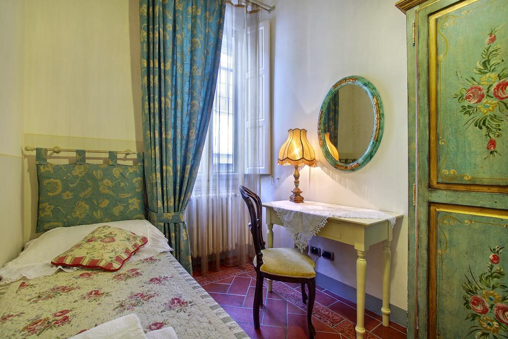 Pergola Apartment Florence Room photo